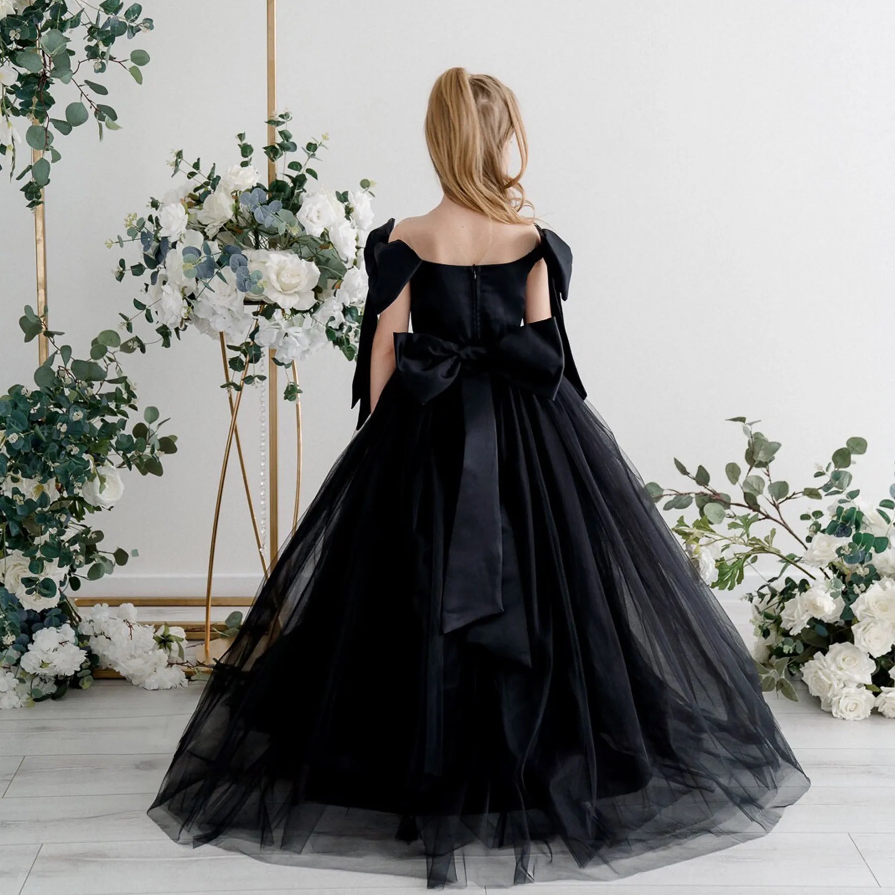 Flower Girl Dress with Satin Train "Tyra"