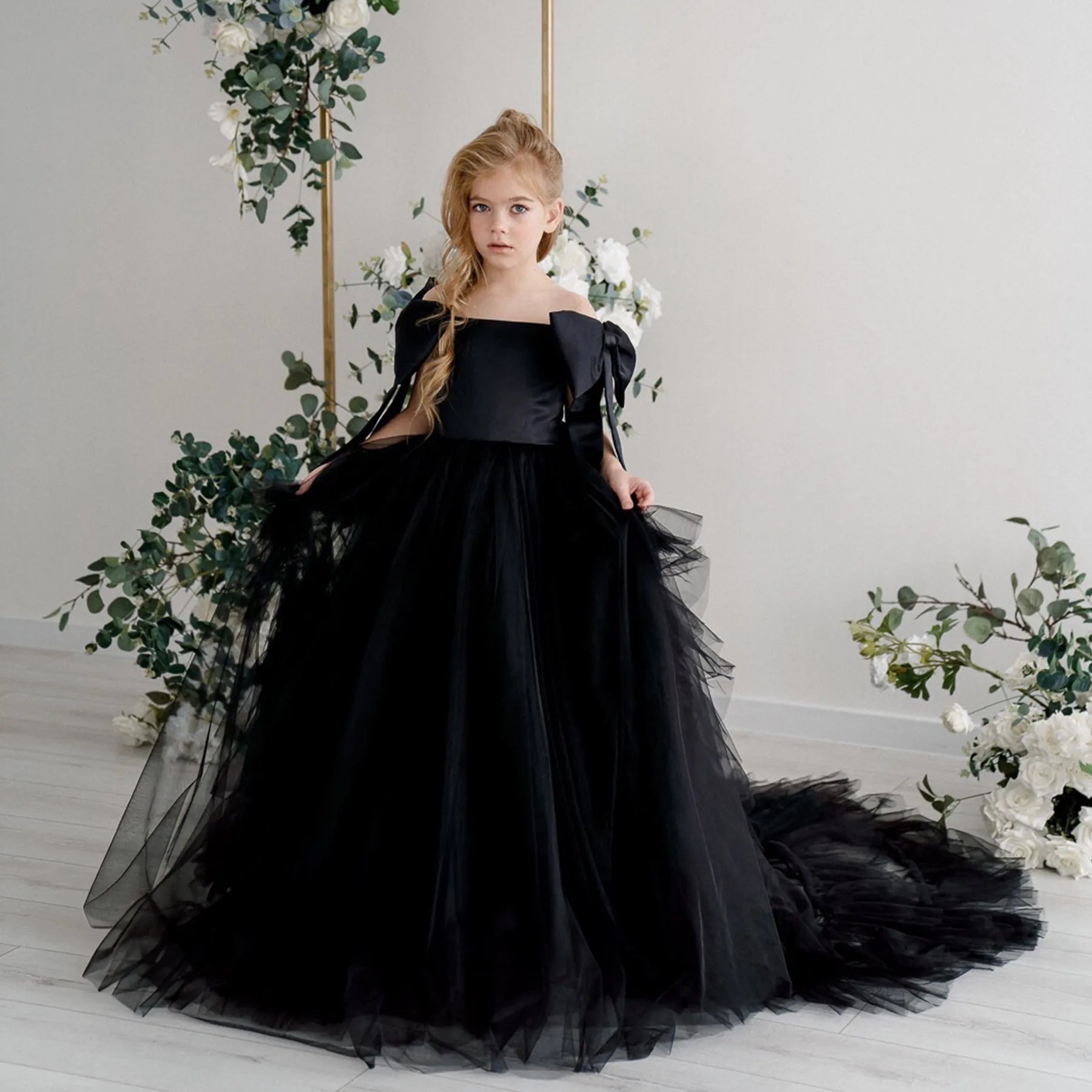 Flower Girl Dress with Tulle Train "Tyra"