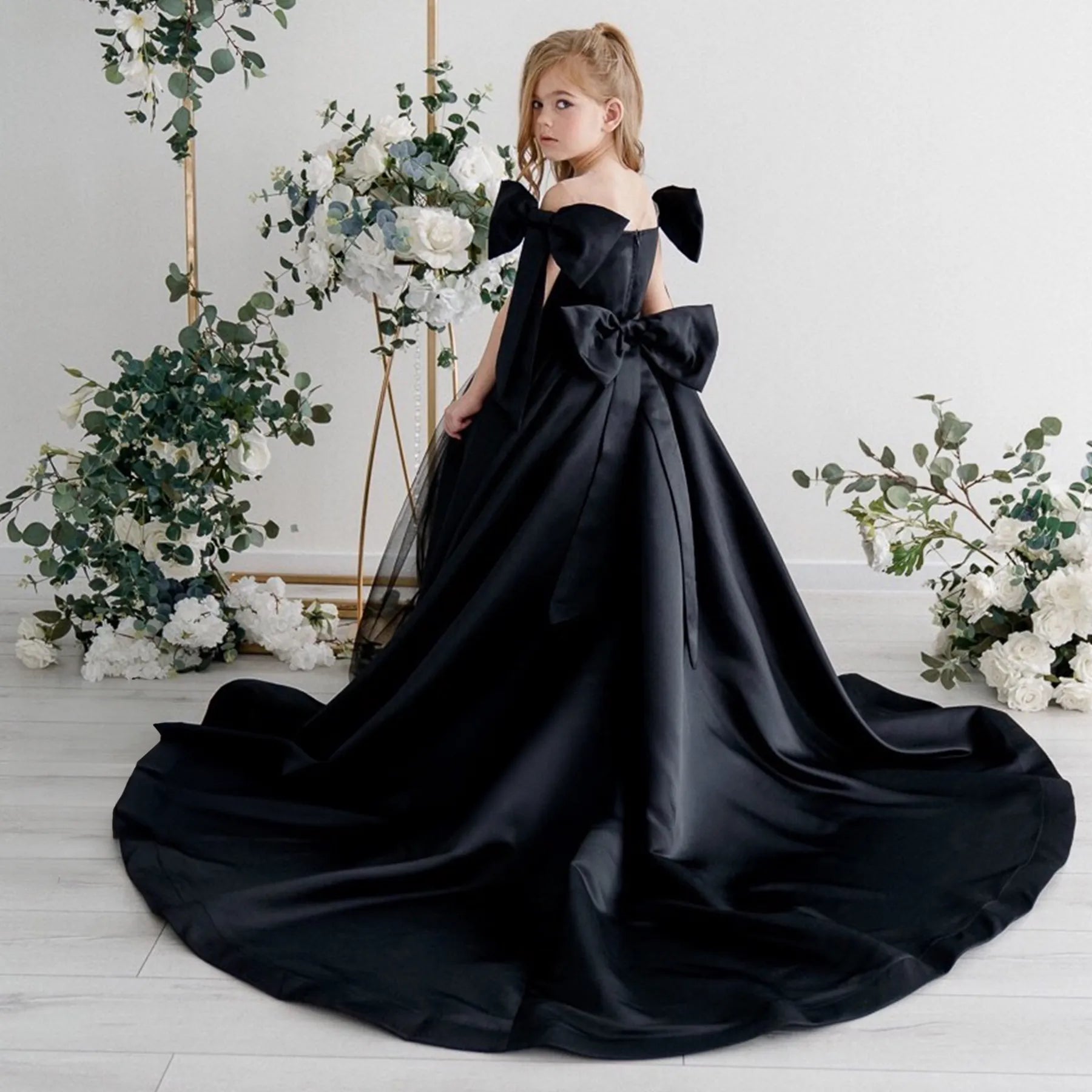 Flower Girl Dress with Satin Train "Tyra"